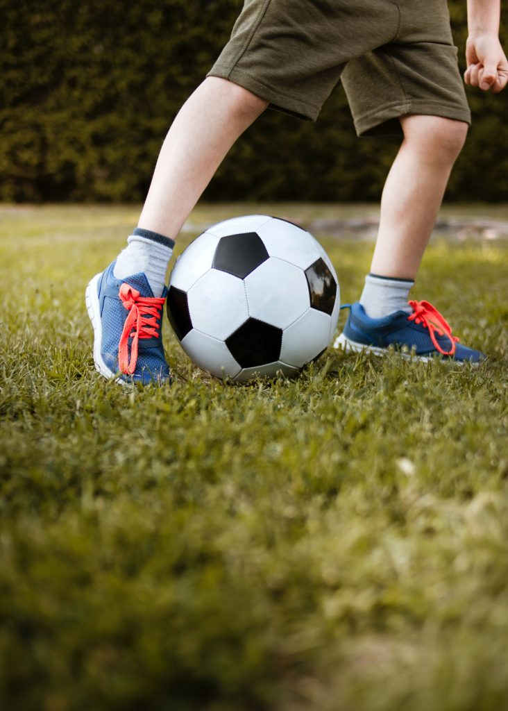 Entraînement De Football Pour Les Enfants Dans Le Terrain De